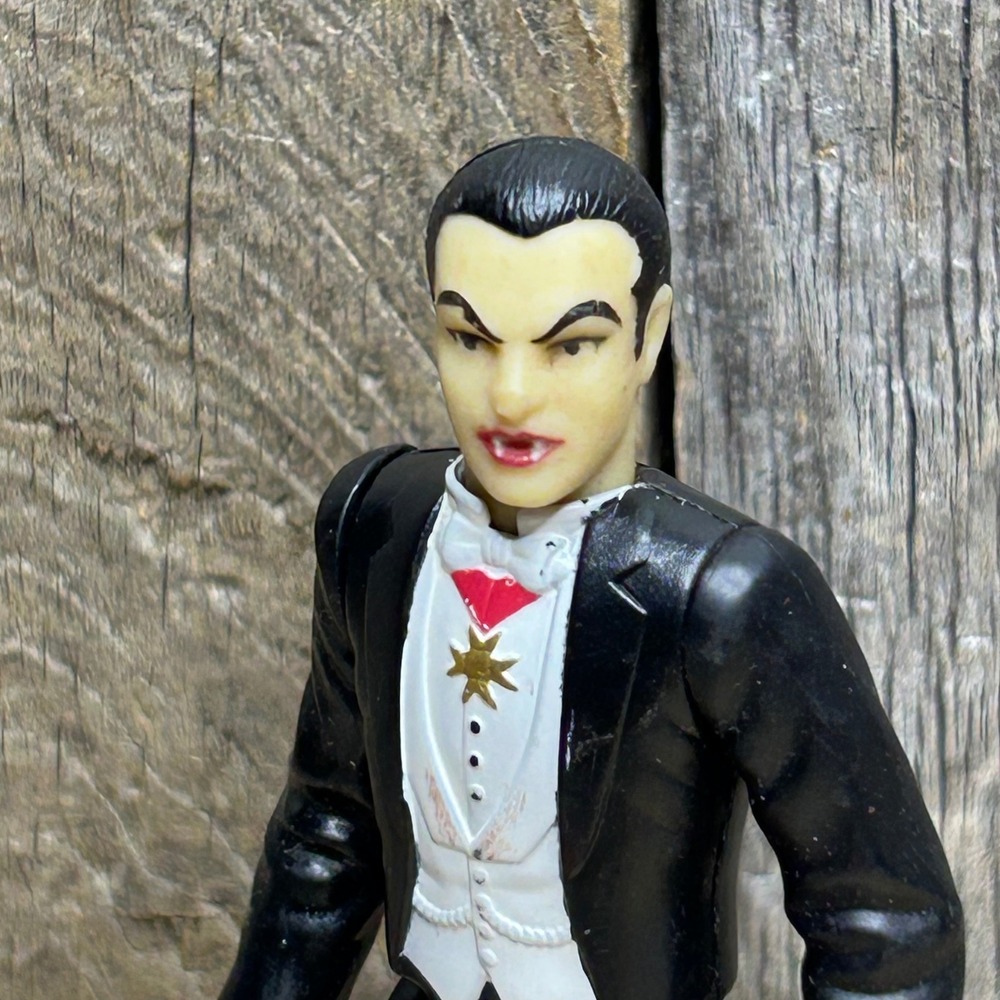 1997 Universal Studios Monsters Dracula Burger King Action Figure 4 inch Vintage